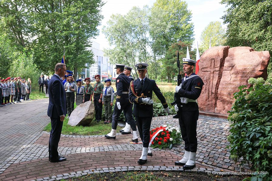 002_Andrzej_Duda_Gdynia_pomnik_zeslancow_20220917_GJA_4229.jpg