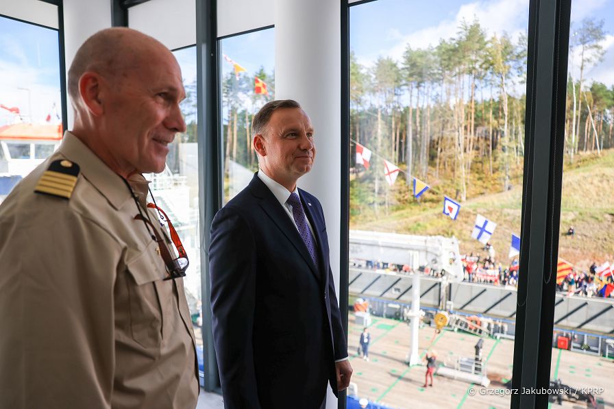 006_Andrzej_Duda_otwarcie_kanalu_przez_Mierzeje_Wislana_20220917_GJA_4835.jpg