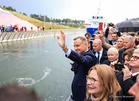 022_Andrzej_Duda_otwarcie_kanalu_przez_Mierzeje_Wislana_20220917_GJA_5315.jpg