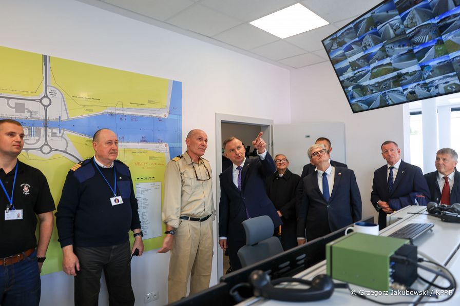 009_Andrzej_Duda_otwarcie_kanalu_przez_Mierzeje_Wislana_20220917_GJA_4910.jpg