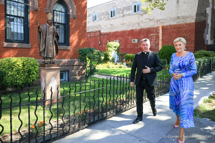 011_Agata_Kornhauser-Duda_kosciol_polski_Brooklyn_NY_20220921_GJA_7321.jpg
