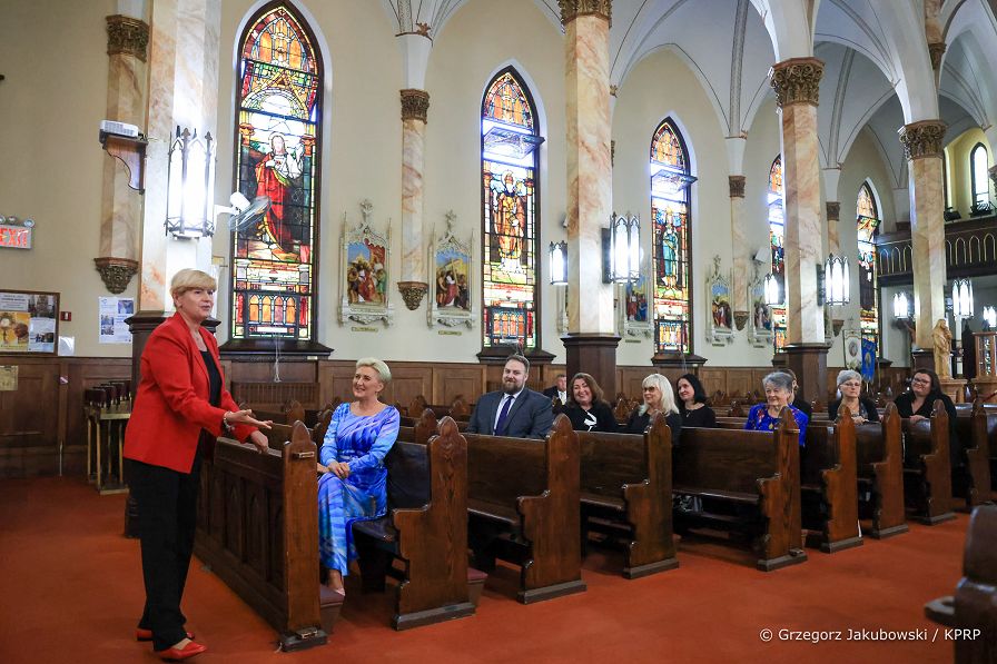 002_Agata_Kornhauser-Duda_kosciol_polski_Brooklyn_NY_20220921_GJA_7138.jpg