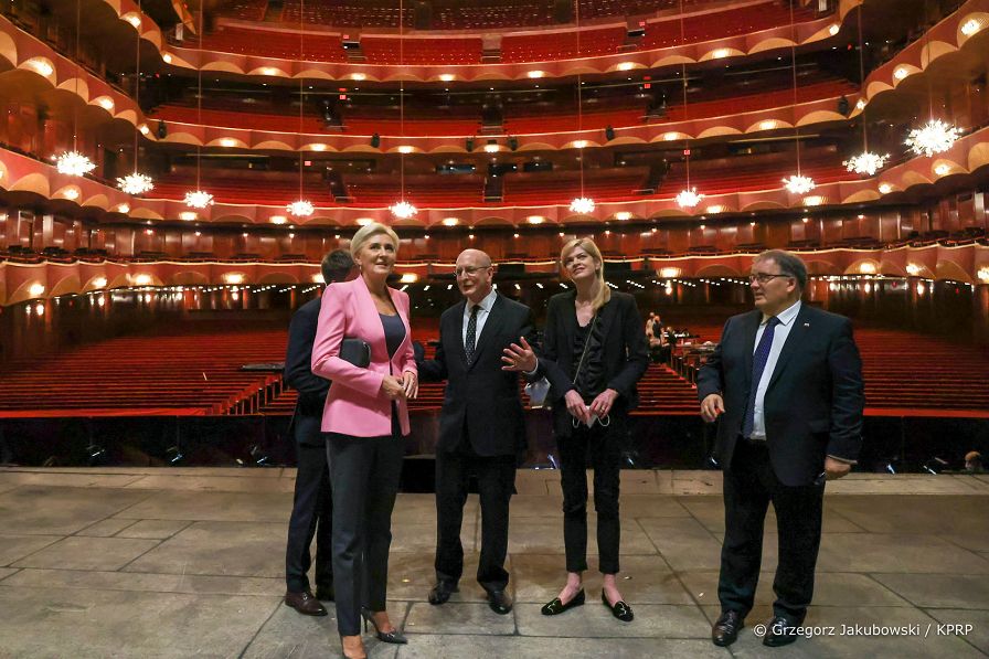 006_Agata_Kornhauser-Duda_Metropolitan_Opera_NY_20220921_GJA_8143.jpg