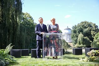 02__Andrzej_Duda_Agata_Kornhauser_Duda_Narodowe_Czytanie_Ballady_Romanse_20220903_PK1_0895.jpg
