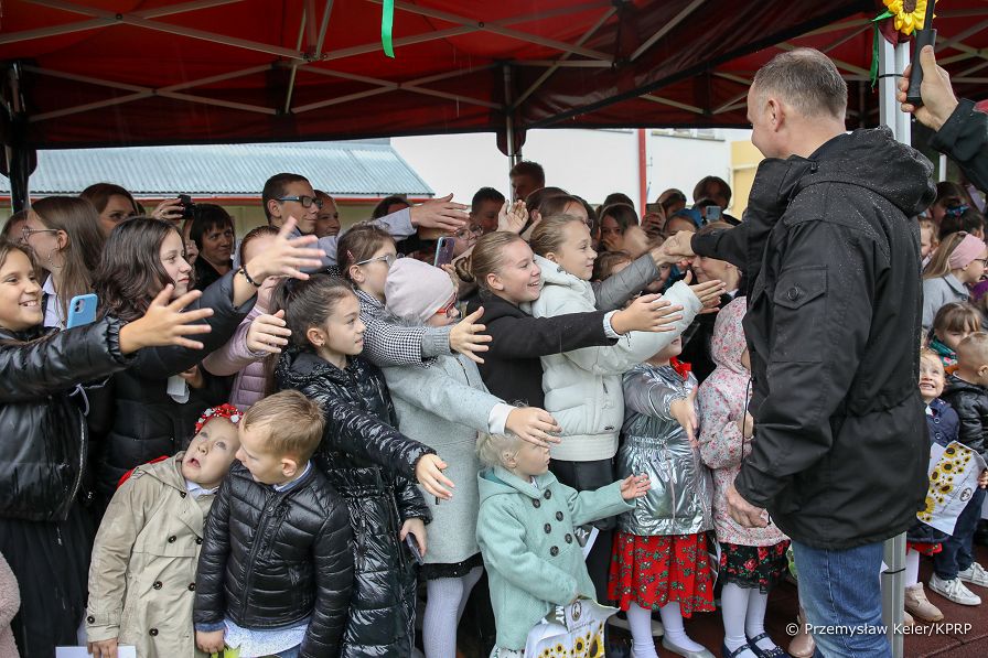 04__Andrzej_Duda_Sadzimy_Koniuszowa_20220930_PK1_4827.jpg