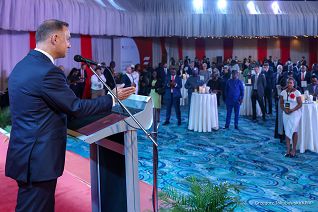 02__Andrzej_Duda_nigeryjski_biznes_absolwentci_ polskich_uczeni_Polonia_Abudza_Nigeria_20220906_GJB_7424.jpg