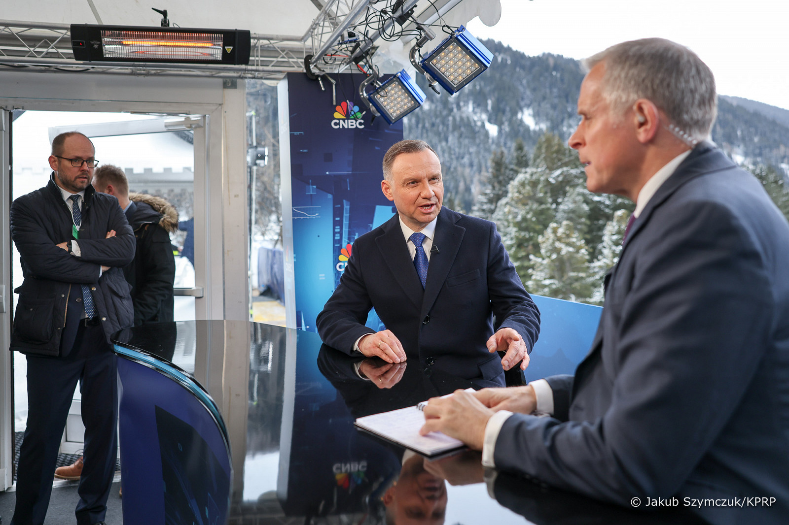 16__Andrzej_Duda_wywiad_CNBC_Davos_20230117_JSZ_5232.jpg [591.07 KB]