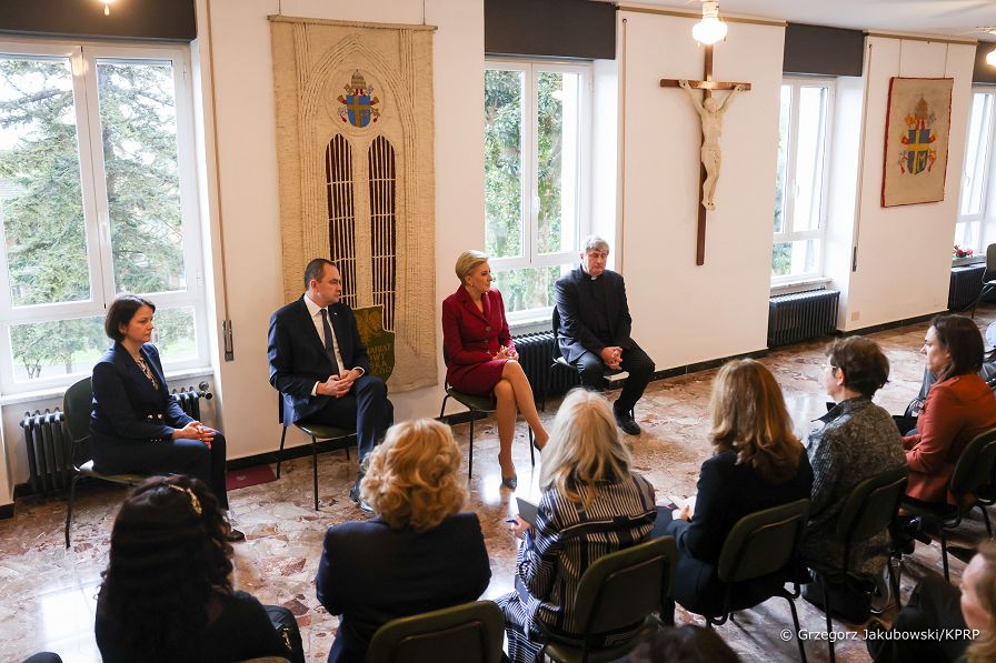 02__Agata_Kornhauser_Duda_malzonki_ambasadorow_Rzym_20230118_GJB_3743.jpg