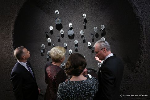 10__Andrzej_Agata_Duda_Gitanas_Nauseda_wystawa_20230123_MB1_3858.jpg