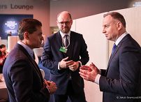 008_21__Andrzej_Duda_rozmowa_Fareed_Zakiaria_dziennikarz_Davos_20230117_JSZ_5365.jpg