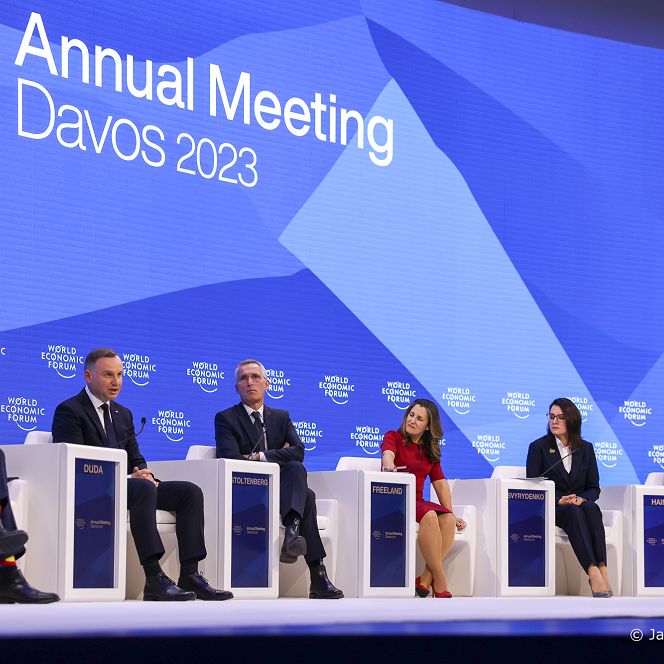 014_37__Andrzej_Duda_panel_Davos_Szwajcaria_20230118_JSZ_6925.jpg