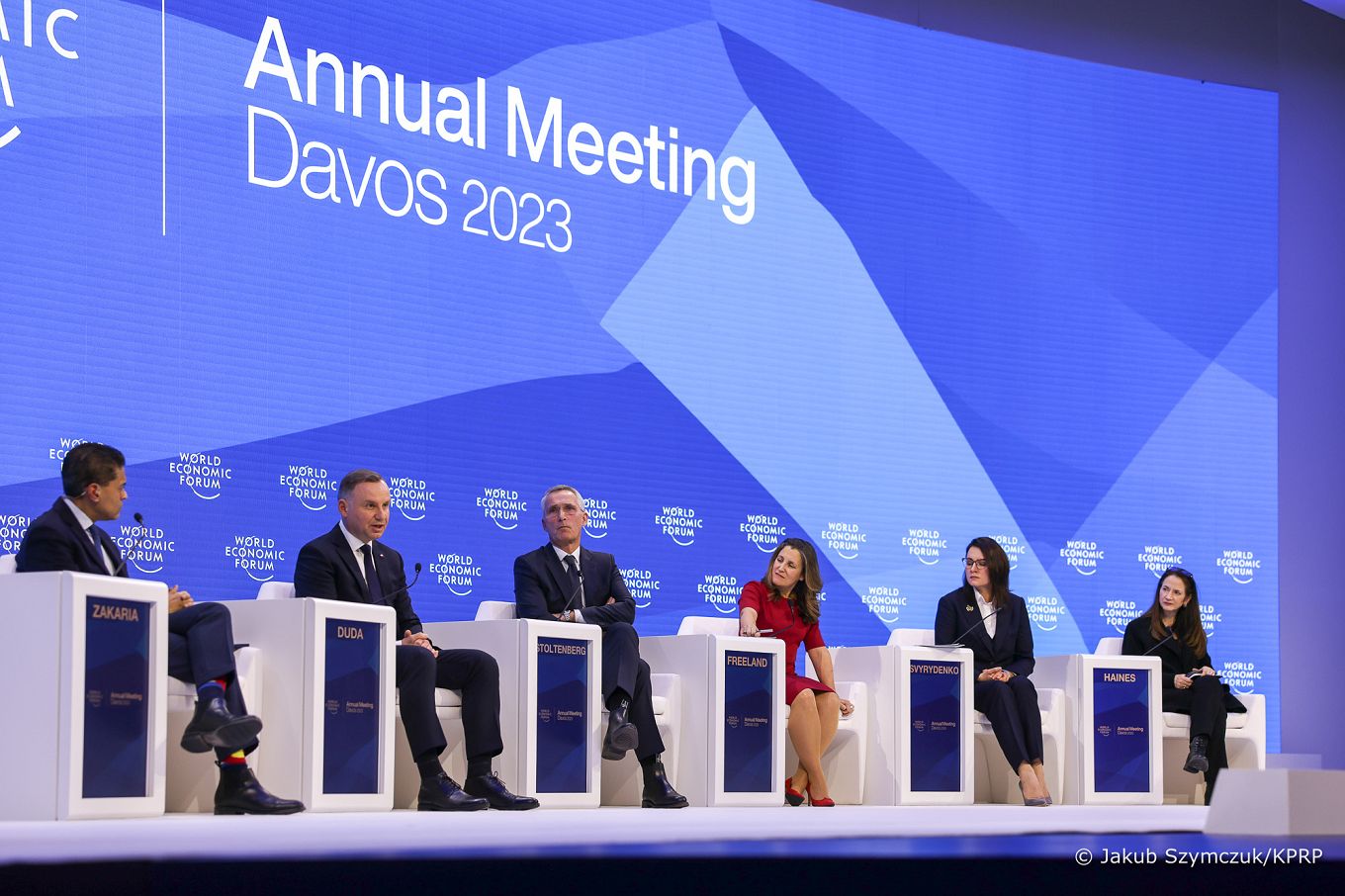 014_37__Andrzej_Duda_panel_Davos_Szwajcaria_20230118_JSZ_6925.jpg