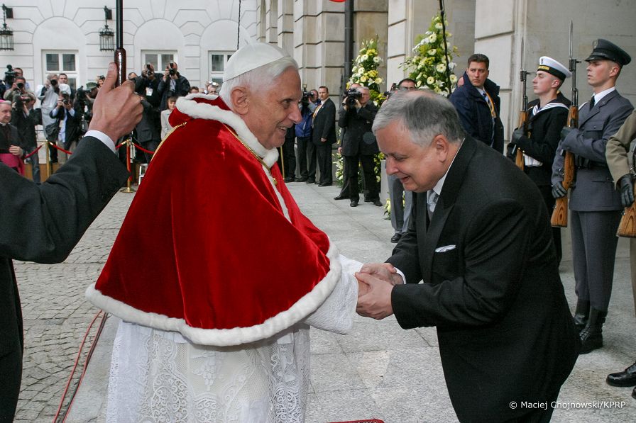 001_20060525_Papiez_Benedykt_w_Palacu_Prezydenckim_BenedyktXVI11.jpg
