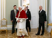004_20060525_Papiez_Benedykt_w_Palacu_Prezydenckim_BenedyktXVI8.jpg