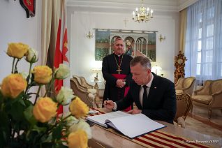 001_20230103_Piotr_Cwik_Nuncjatura_Ksiega_Kondolencyjna_MB1_5828.jpg