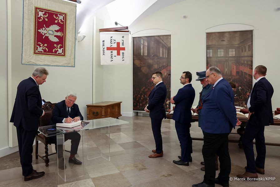 018_20230109_Andrzej_Duda_Polonia_Rediviva_MB1_7025.jpg