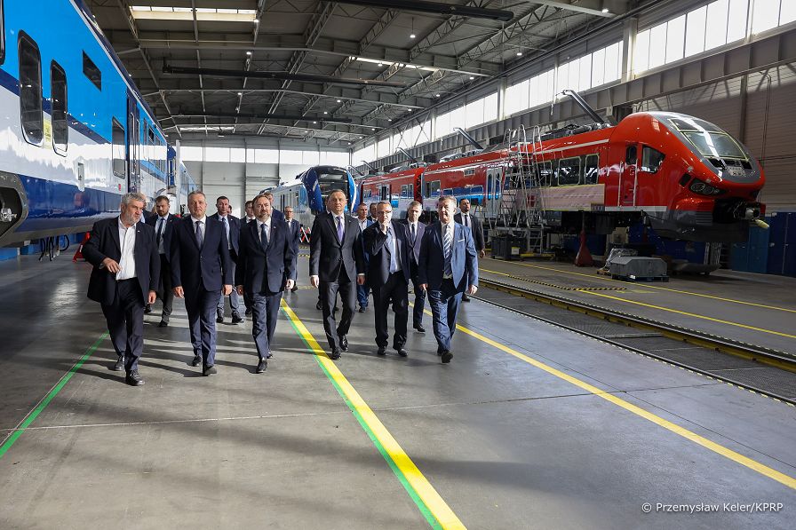 005_Andrzej_Duda_Zaklad_PESA_Bydgoszcz_20231011_PK1_7815.jpg