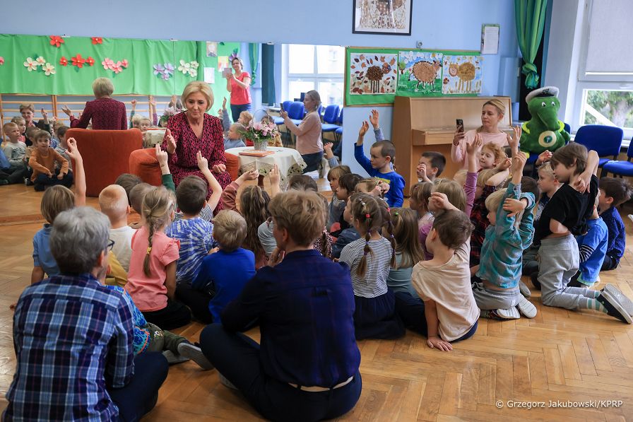 04_Agata_Kornhauser_Duda_Wizyta_Przxedszkole_Warszawa_20231019_GJA_7904.jpg