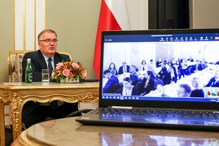 002_Minister_Andrzej_Drera_laczenie_on_line_20231020_MB1_5860.jpg