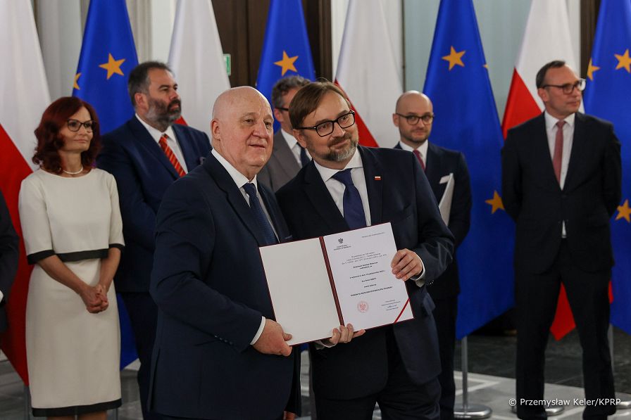 06_SEJM_PKW_Wreczenie_Zaswiadczen_o_Wyborze_20231026_PK1_5895.jpg