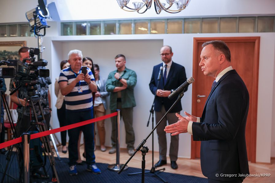 06_Andrzej_Duda_Wypowiedz_Media_Urzad_Swietokrzyski_20231003_GJA_3618.jpg
