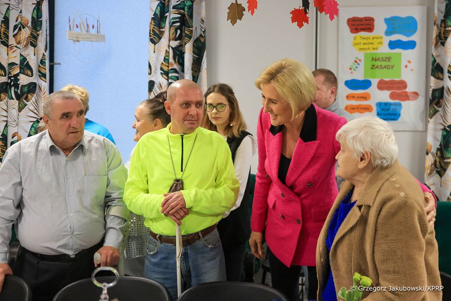 013_Agata_Kornhauser_Duda_spotkanie_Centrum_Opiekunczo_Mieszkalne_Mlawa_2023_GJA_1195.jpg