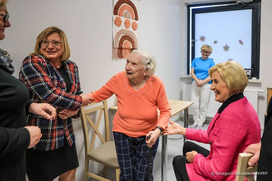 004_Agata_Kornhauser_Duda_spotkanie_Centrum_Opiekunczo_Mieszkalne_Mlawa_2023_GJA_1005.jpg