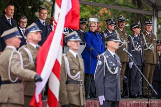 005_Minister_Grazyna_Ignaczak_Bandych_Swieto_1_Bazy_Lotnictwa_20231006_MB2_8060.jpg