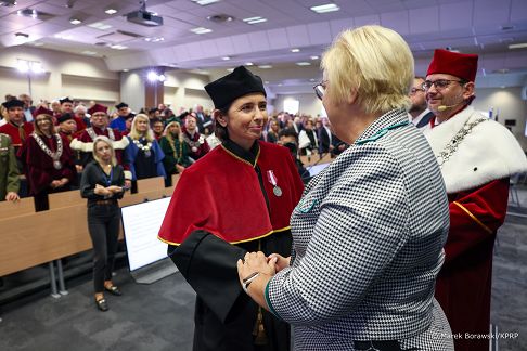004_Grazyna_Ignaczak_Bandych_Inauguracja_Kozminski_20231009_MB1_8618.jpg