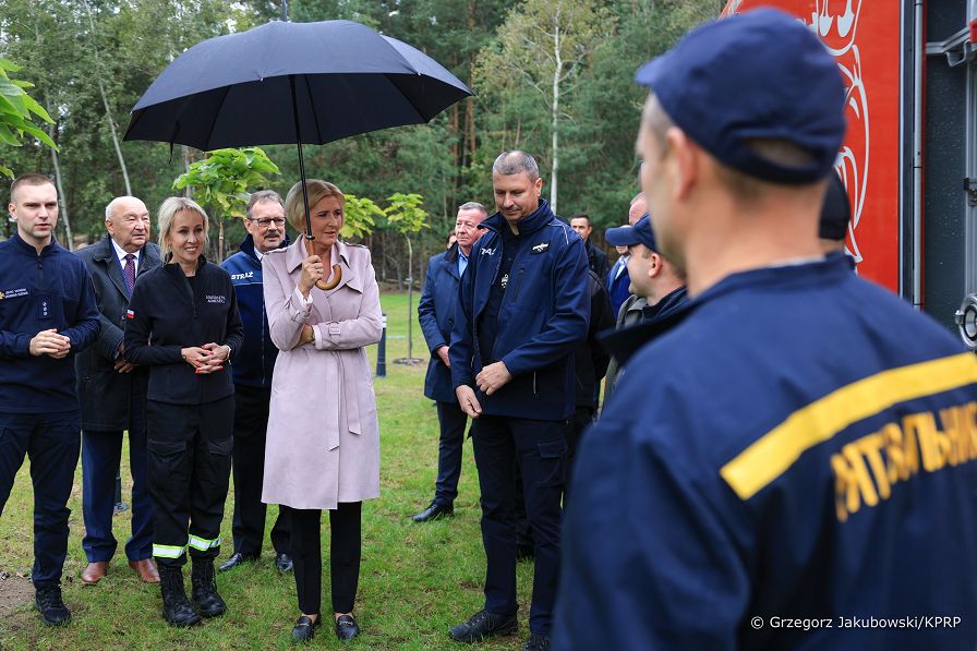 003_Agata_Kornhauser_Duda_wizyta_Debica_Brzeznica_20231009_GJA_2624.jpg