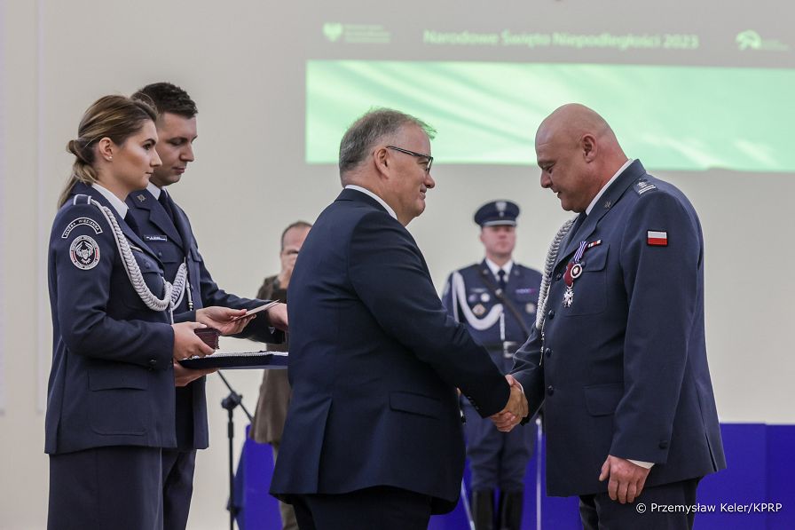 004_Minister_Andrzej_Dera_Sluzba_Wiezienna_odznaczenia_2023_PK2_5775.jpg
