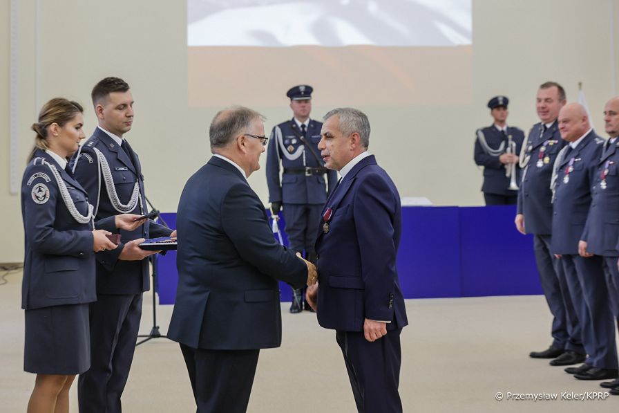 005_Minister_Andrzej_Dera_Sluzba_Wiezienna_odznaczenia_2023_PK2_5823.jpg