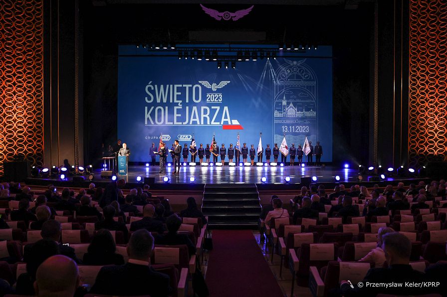 002_Minister_Andrzej_Dera_odznaczenia_Dzien_Kolejarza_20231113_PK1_6974.jpg