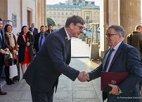 001_Minister_Andrzej_Dera_odznaczenia_Dzien_Kolejarza_20231113_PK1_6908.jpg