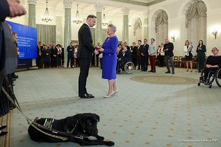 03_Para_prezydencka_Ozdnaczenia_Swiatowy_Dzien_Osob_Niepelnspr_20231127_PK1_5230.jpg