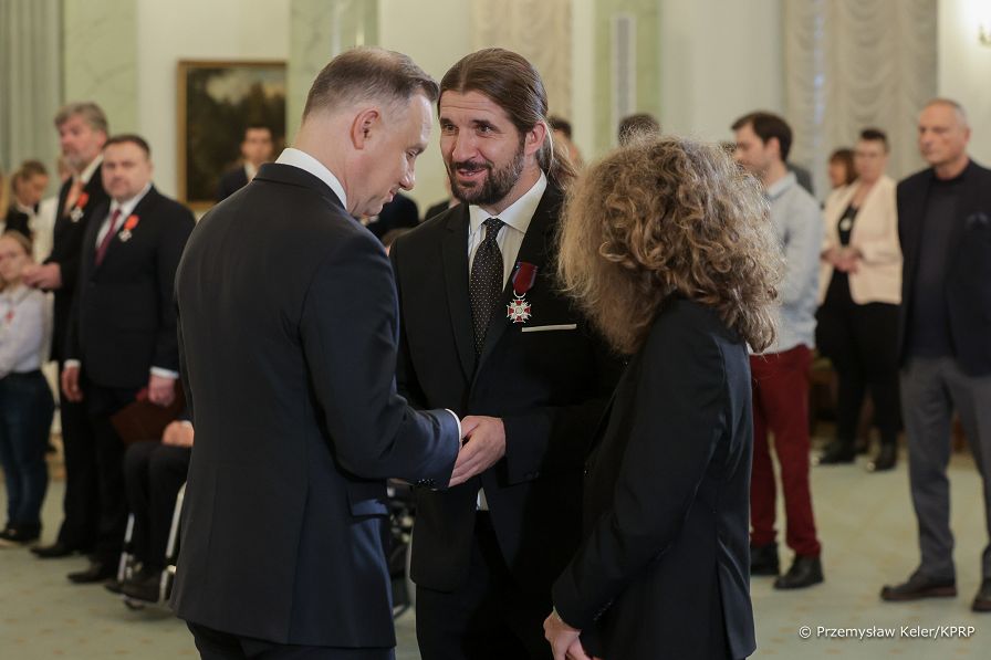 05_Para_Prezydencka_Ozdnaczenia_Swiatowy_Dzien_Osob_Niepelnspr_20231127_PK2_4392.jpg