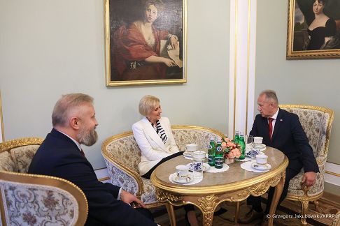 02_Agata_kornhauser_Duda_Spotkanie_Dyr_Instytutu_Jez_Pol_20231106_GJA_6216.jpg
