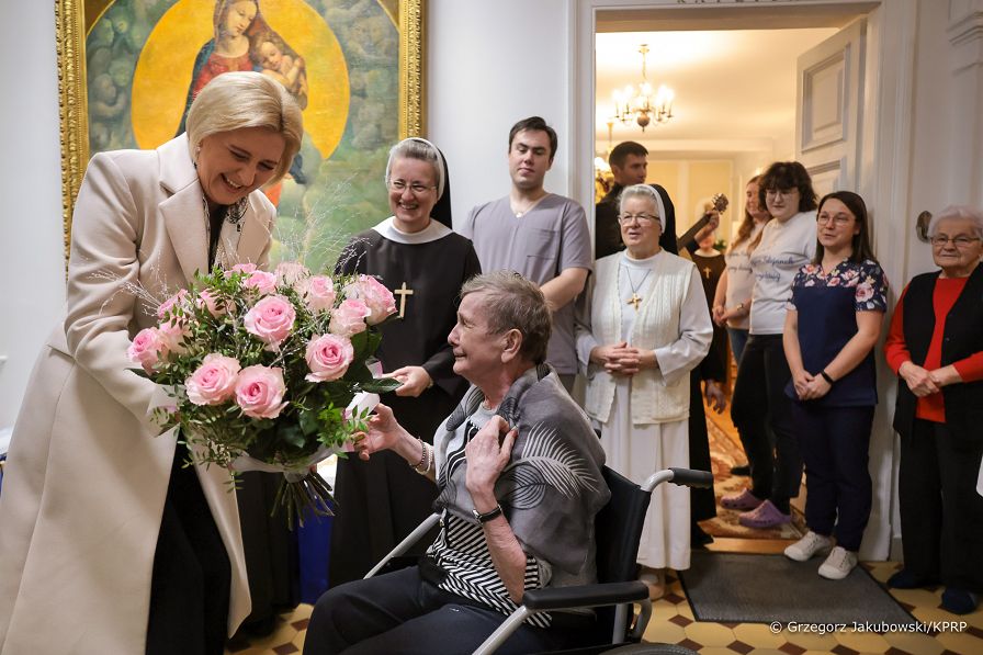01_Agata_Kornhauser_Duda_Hospicjum_Siostr_Felicjanek_20231201_GJB_7584.jpg