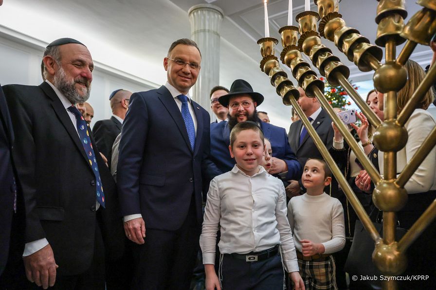004_PAD_zapalenie_swiec_chanukowych_Sejm_20231214_JS__4938.jpg