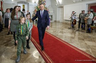 08_Para_Prezydencka_Betlejemskie_Swiatelko_Palac_Prezydencki_20231215_MB1_1299.jpg