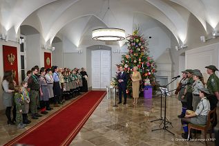 04_Para_Prezydencka_Betlejemskie_Swiatelko_Palac_Prezydencki_20231215_MB1_1214.jpg