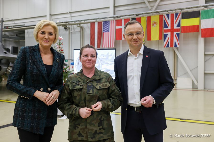 24_Andrzej_Agata_Duda_spotkanie_swiateczne_Estonia_20231218_MB1_4107.jpg