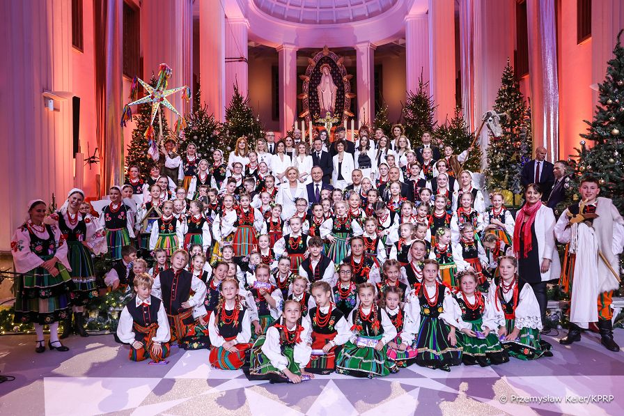 015_Para_Prezydencka_nagranie_koncert_kolend_Niepokalanow_20231214_PK1_3879.jpg