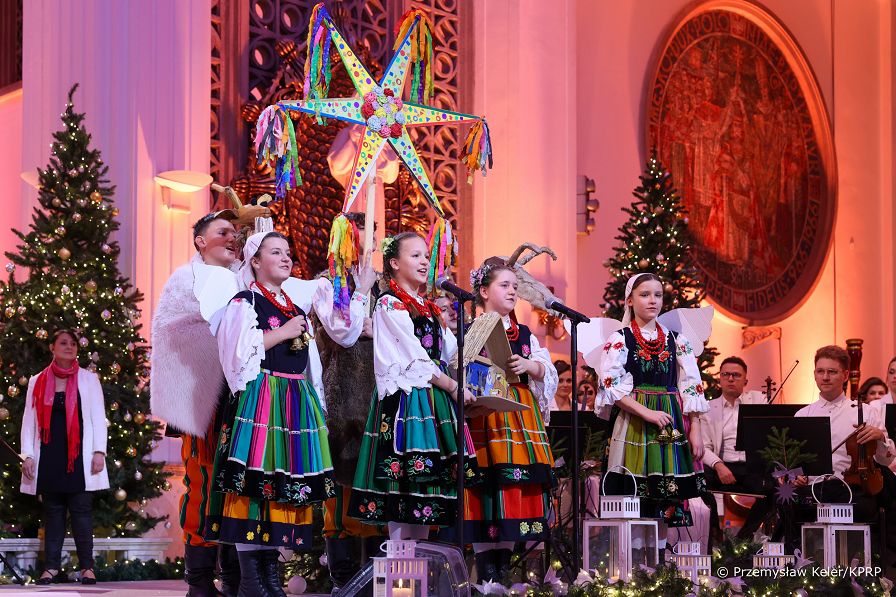004_Para_Prezydencka_nagranie_koncert_kolend_Niepokalanow_20231214_PK1_3487.jpg