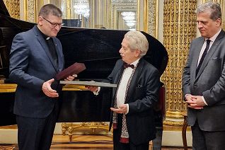 003_Ksiadz_Jozef_Sadzik_Order_Centrum_Dialogu_20231215_20231215_192215.jpg