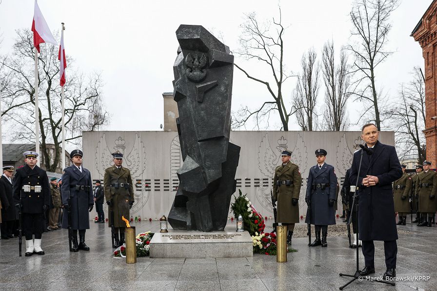 01_Andrzej_Duda_Pomnik_Zolniezy_Poleglych_Misjach_Zagrnicznych_20231221_MB1_9336.jpg