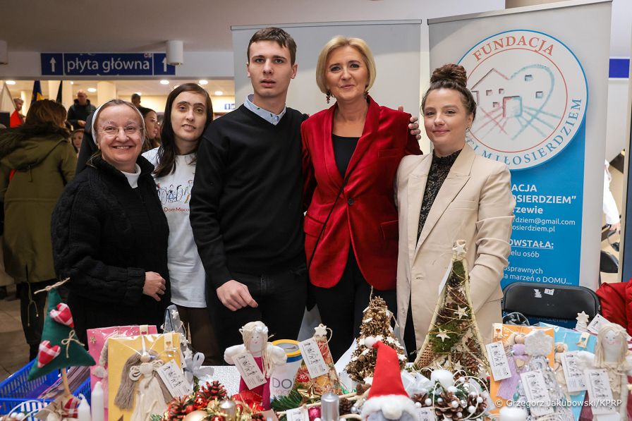 07_Agata_Kornhause_Duda_Kiermasz_Dobroczynny_SHOM_20231203_GJB_9775.jpg