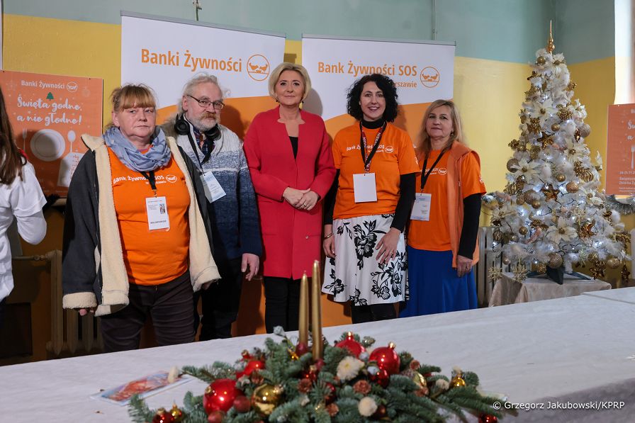 008_Agata_Kornhauser_Duda_Hispicjum_sw_Krzyza_paczki_zywnosciowe_20231204_GJB_1003.jpg