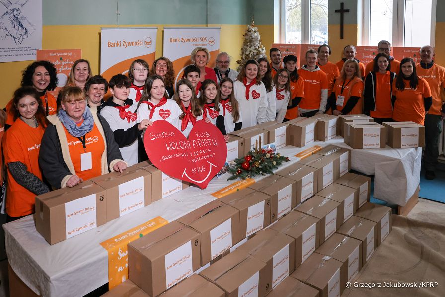 006_Agata_Kornhauser_Duda_Hispicjum_sw_Krzyza_paczki_zywnosciowe_20231204_GJB_0951.jpg