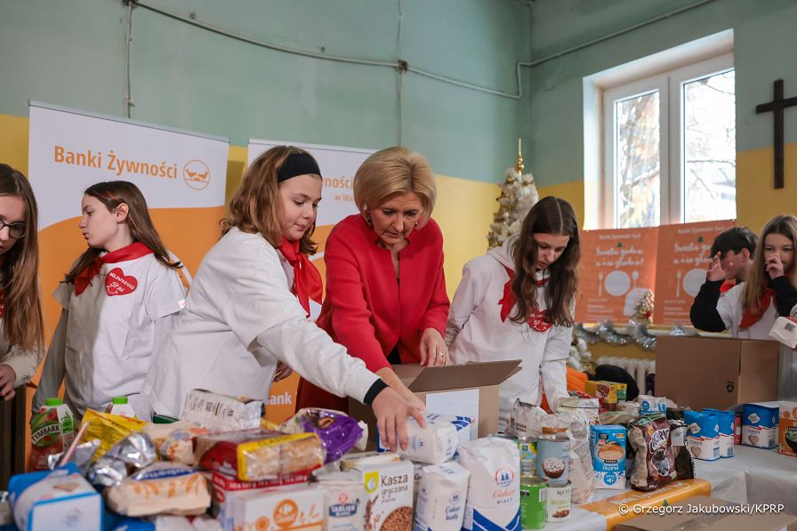 003_Agata_Kornhauser_Duda_Hispicjum_sw_Krzyza_paczki_zywnosciowe_20231204_GJB_0691.jpg